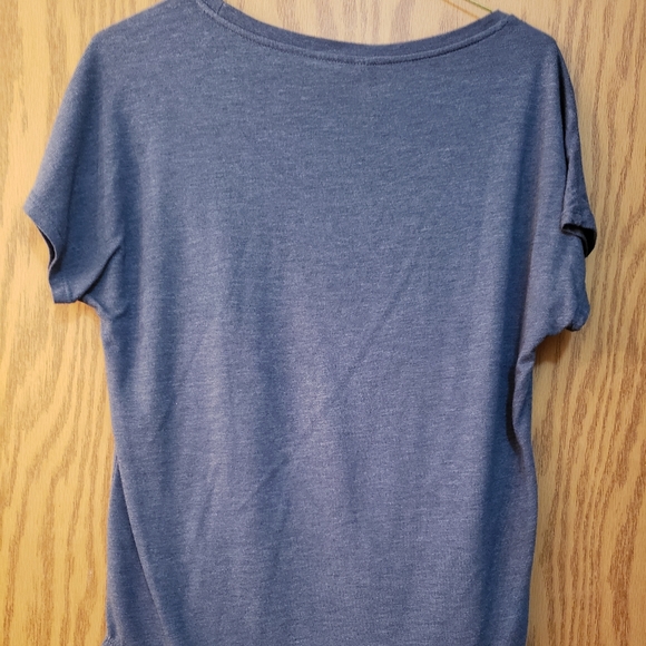 Pretty, dark gray t shirt from Casting Crowns "the very next thing" concert. - Picture 4 of 6